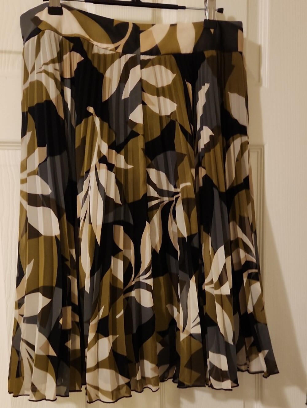 Josephine Chaus Abstract Print Shell Skirt Sz 8